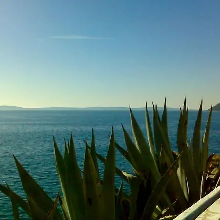 Cozy And Apartmán *