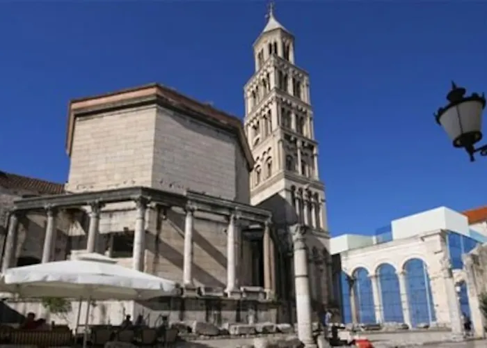 Apartment Cozy And *