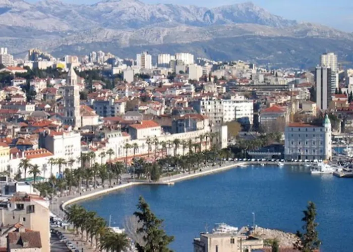 Apartment Cozy And *